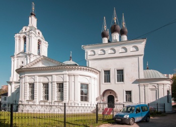 Храм Спаса Преображения «за верхом» в Калуге