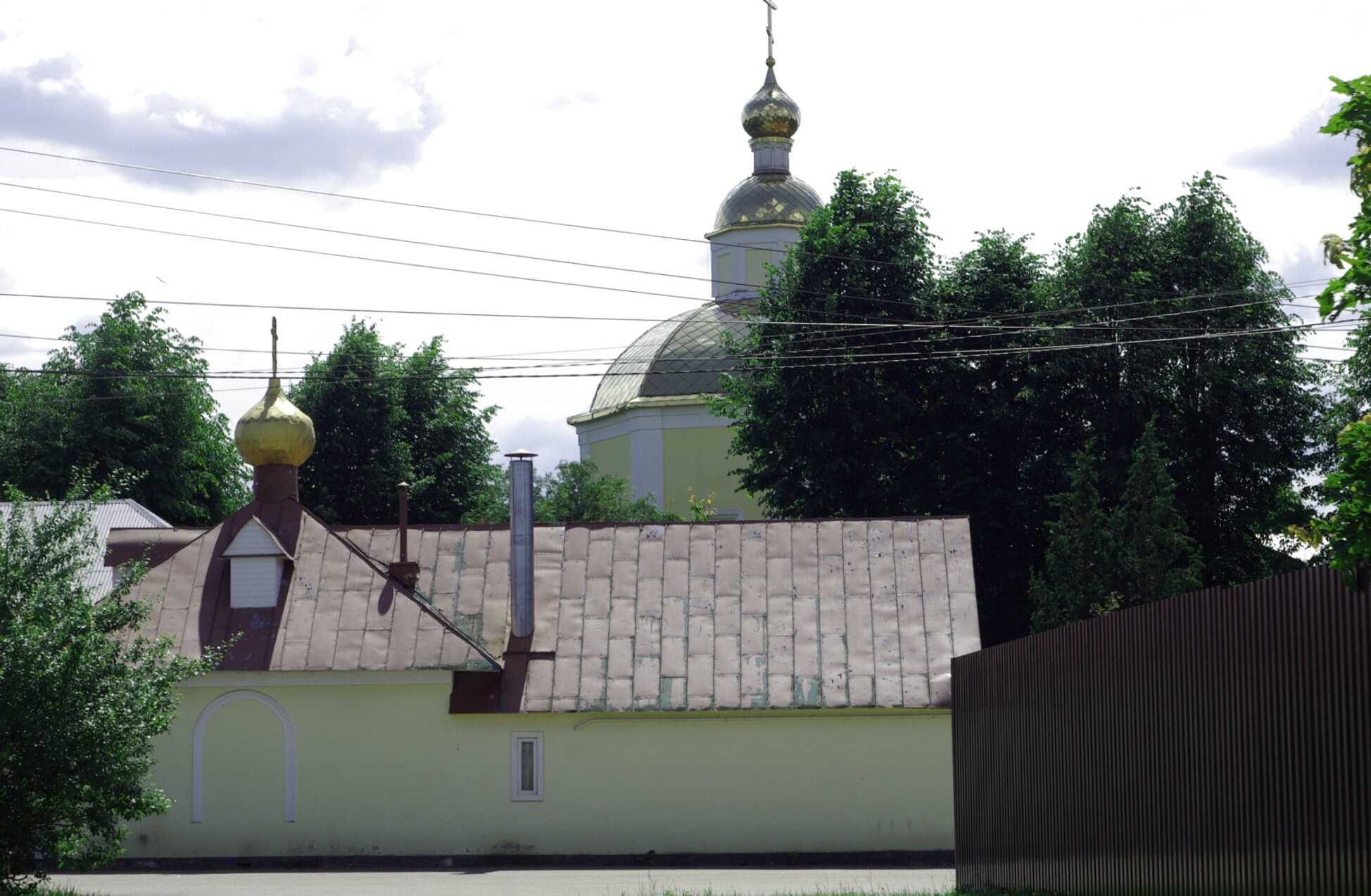 Храм Святых Апостолов Петра и Павла в селе Лужки