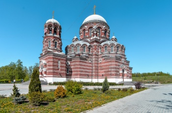 Храм Живоначальной Троицы в Щурове (Коломна)