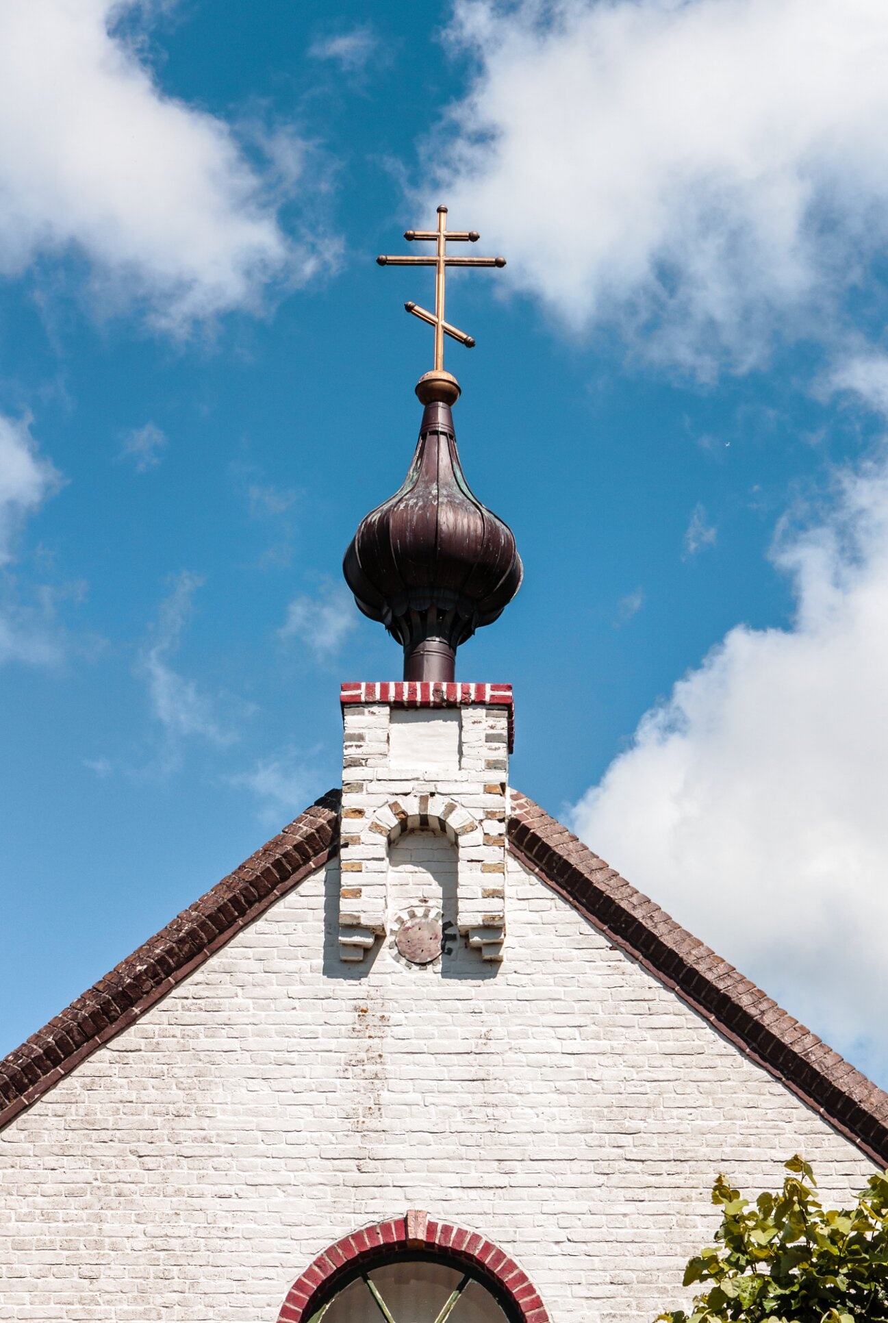 Купол Русского православного монастыря в Хемелуме