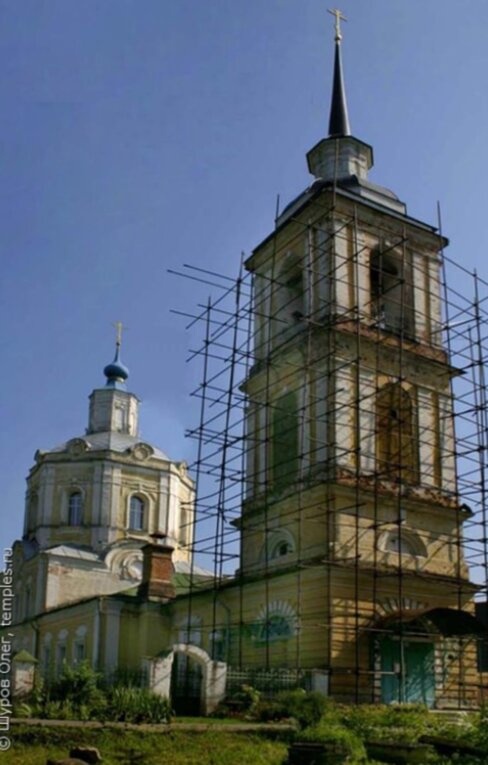 Церковь Троицы Живоначальной в селе Голочёлово