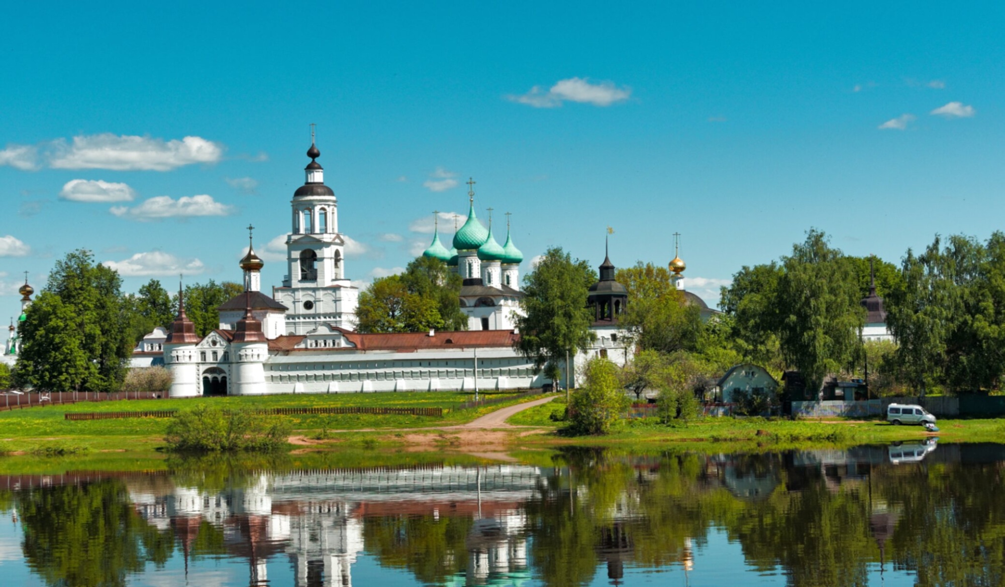 Толгский монастырь на берегу Волги