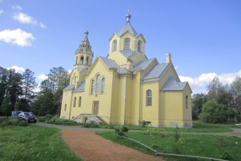 Храм Происхождения Честных Древ Животворящего Креста Господня в Лисино-Корпусе