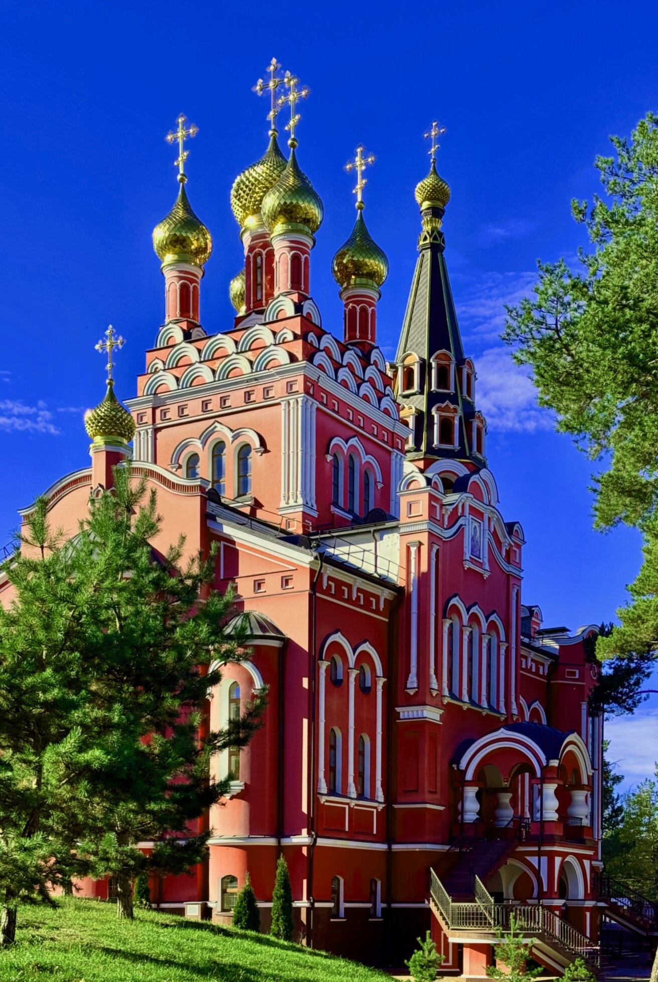 Храм святого Великомученика и Целителя Пантелеимона в Кисловодске