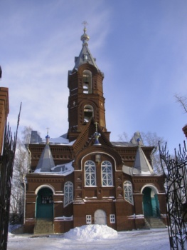 Купол и крест Спасо-Преображенской церкви в Воткинске