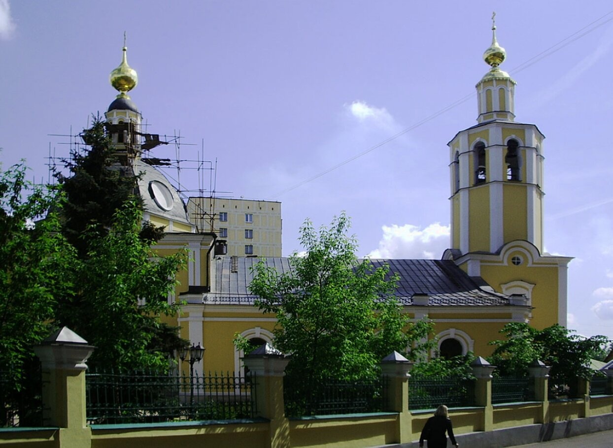 Храм Всех Святых во Всехсвятском: патриаршее подворье на Соколе