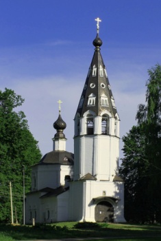 Успенский собор в Плёсе - православный храм XVII века