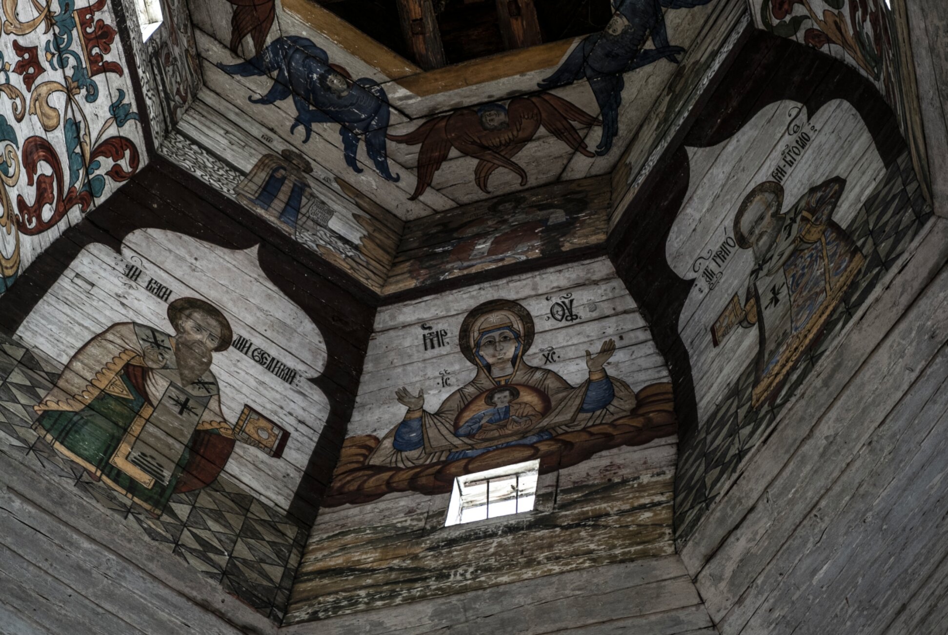 Роспись шатрового завершения Тихвинской деревянной церкви в Торжке