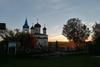 Успенская церковь в селе Иванищи