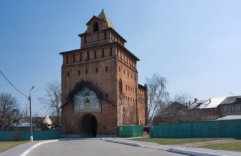 Пятницкие ворота и Часовня Святой Параскевы Пятницы в Коломенском кремле