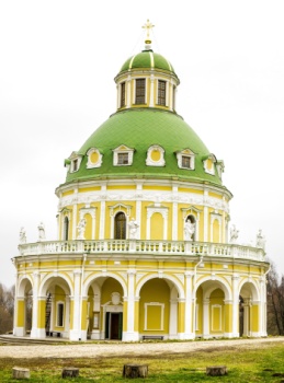 Икона Божией Матери «Знамение» на фасаде Собора Николая Чудотворца в Наро-Фоминске