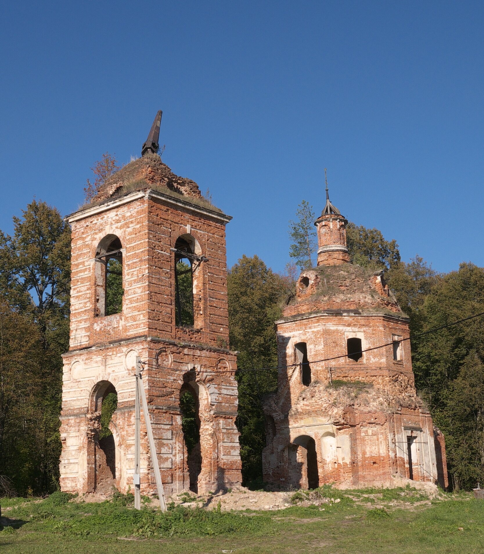 Церковь Рождества Христова в Каменищах - исторические руины православного храма