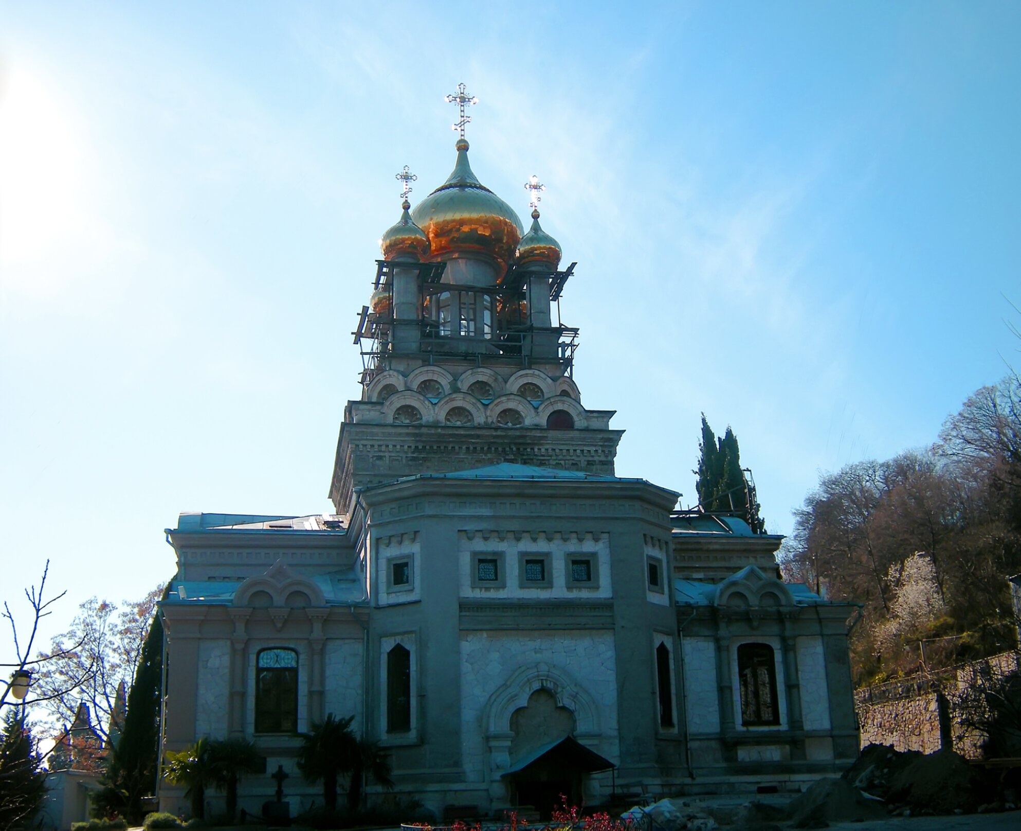 Храм Архангела Михаила в Алупке
