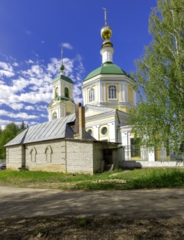 Храм Святых Апостолов Петра и Павла в селе Петровское