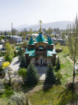 Свято-Троицкая церковь в Караколе — памятник православного зодчества