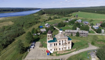 Богоявленский храм в деревне Ляли: история и духовное наследие