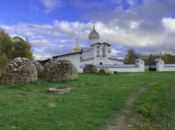 Церковь Троицы Живоначальной в деревне Доможирка