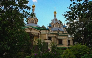 Храм Троицы Живоначальной в поселке Удельная