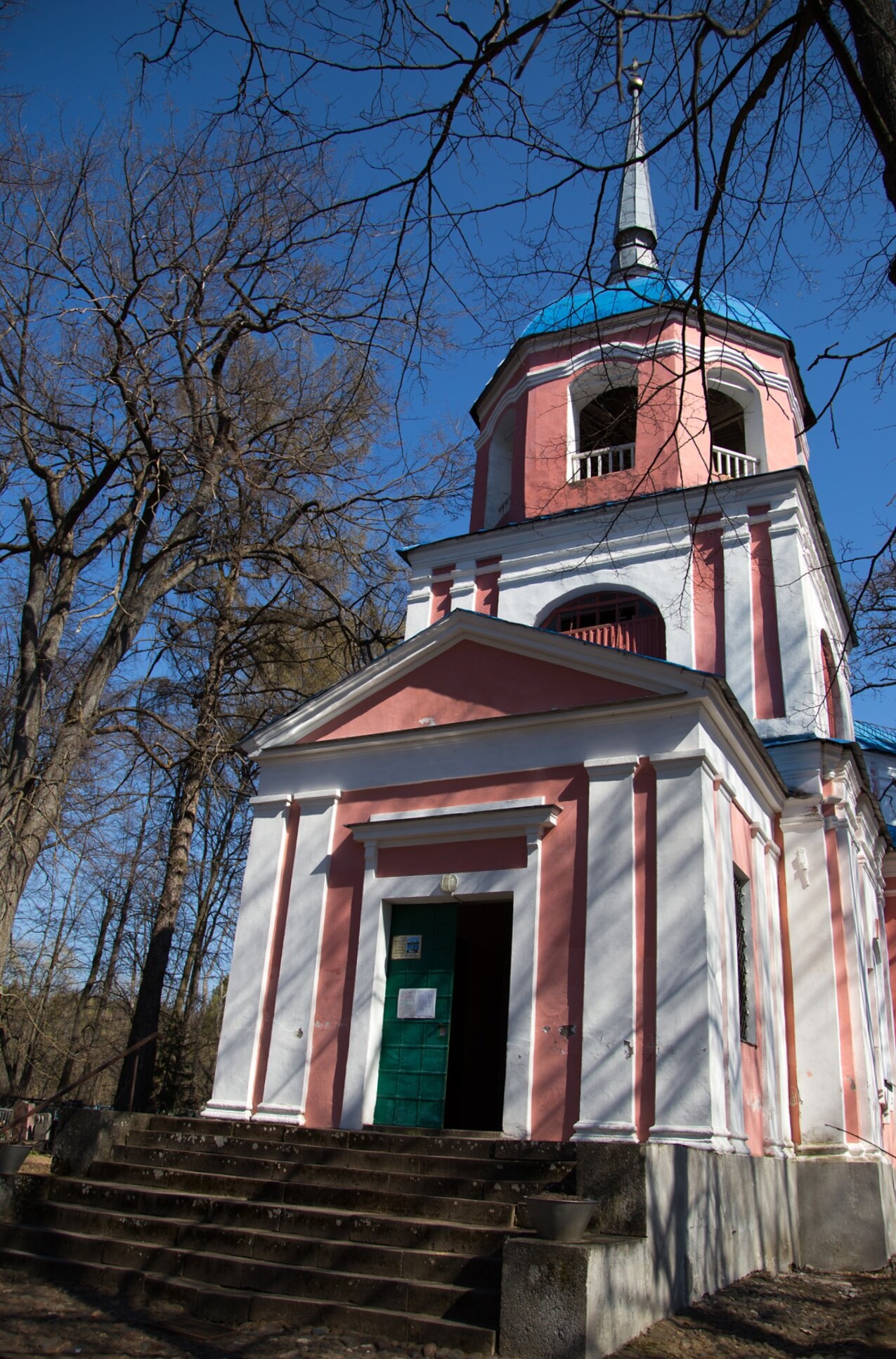 Храм Воскресения Христова на погосте Прутня