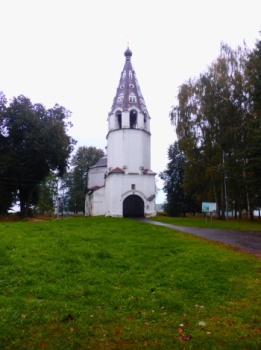 Успенский собор в Плёсе - православная святыня на берегу Волги