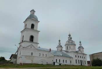 Храм Святых Первоверховных Апостолов Петра и Павла в селе Большое Село