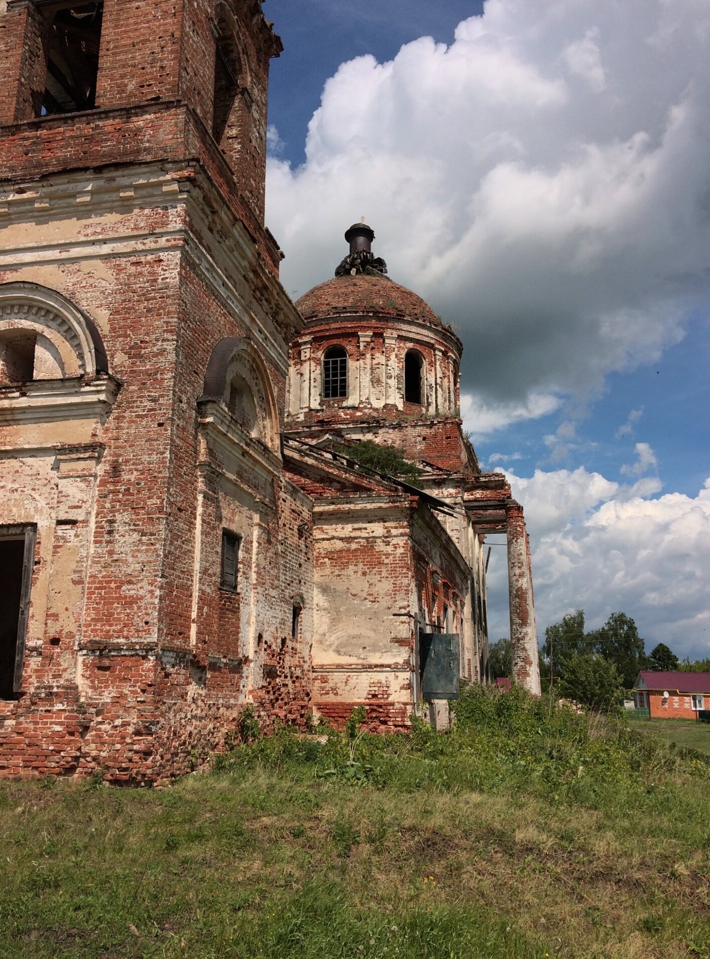 Церковь Троицы Живоначальной в селе Архангельское