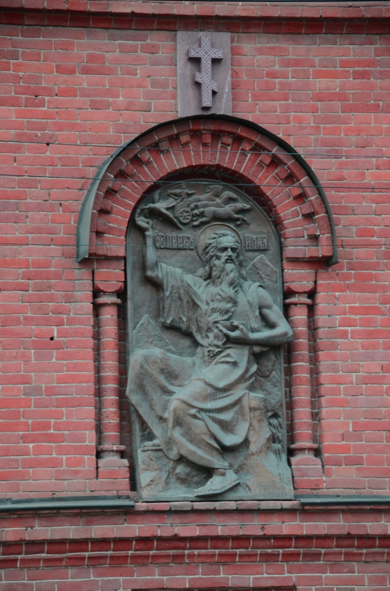 Рельефный образ святого на Ильинском храме в Краснодаре