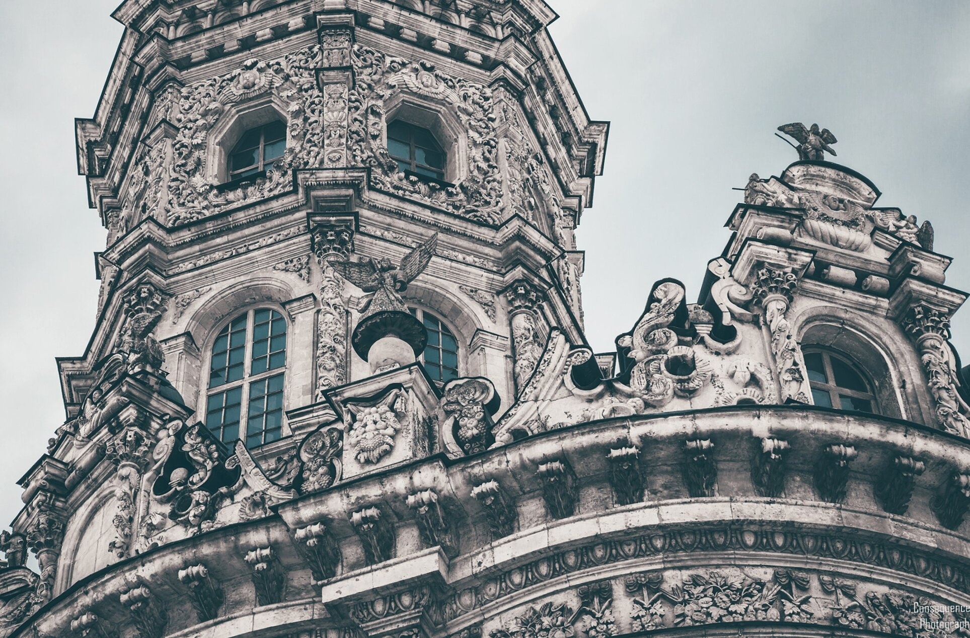 Знаменская церковь в Дубровицах: архитектура в деталях