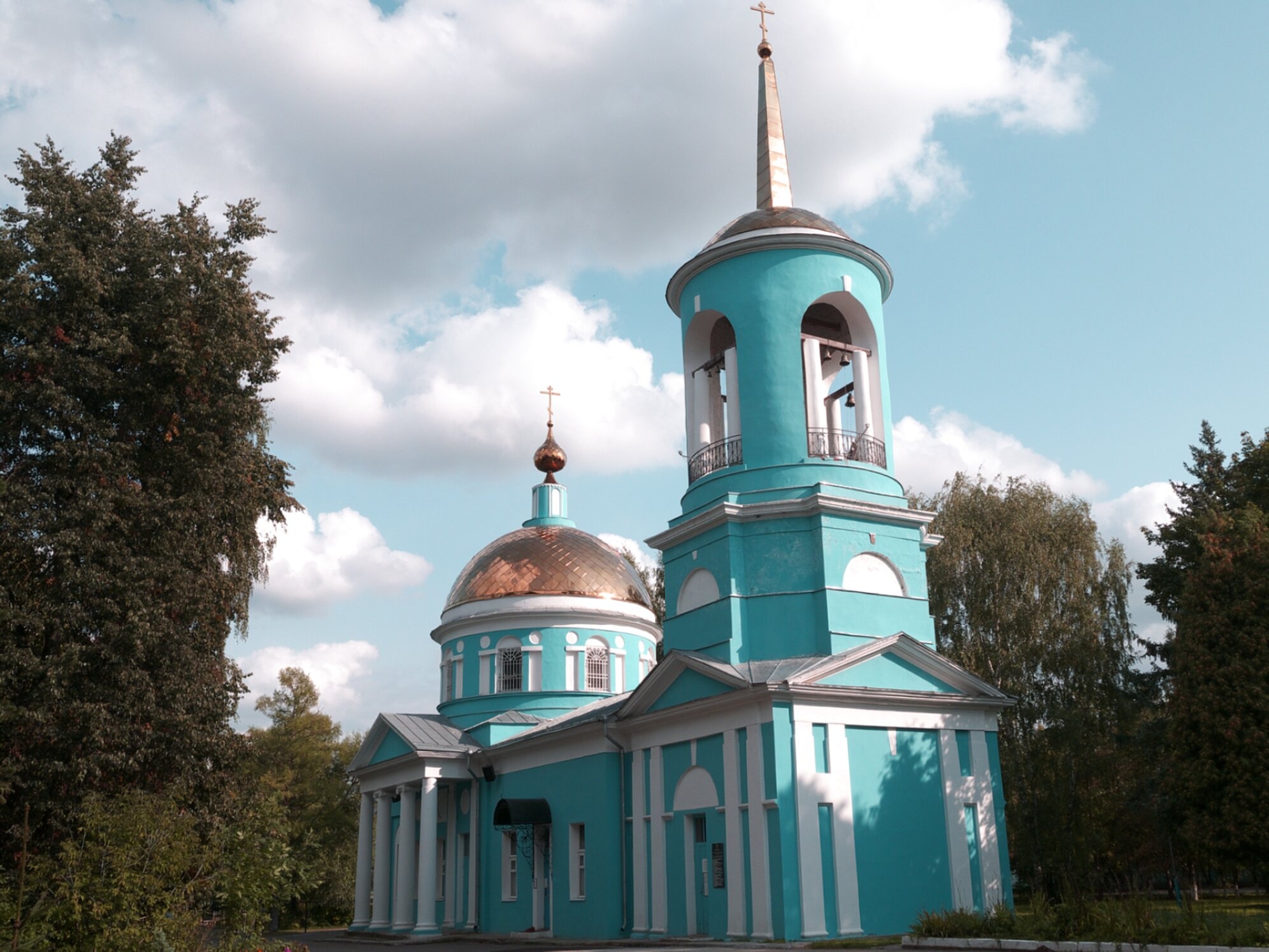 Храм иконы Божией Матери «Знамение» в селе Непецино