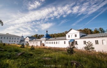 Надвратная церковь Николо-Бабаевского монастыря