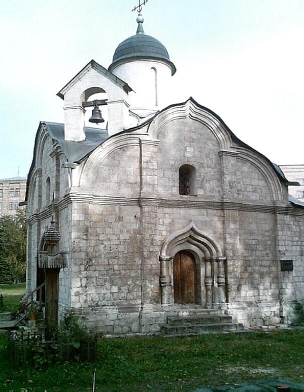 Церковь Трифона в Напрудном - древний православный храм Москвы