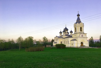 Храм Успения Пресвятой Богородицы в Лезье-Сологубовке — Символ Примирения