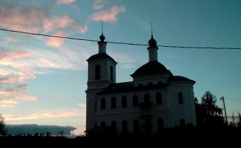 Храм Смоленской иконы Божией Матери в Новогорбово на закате