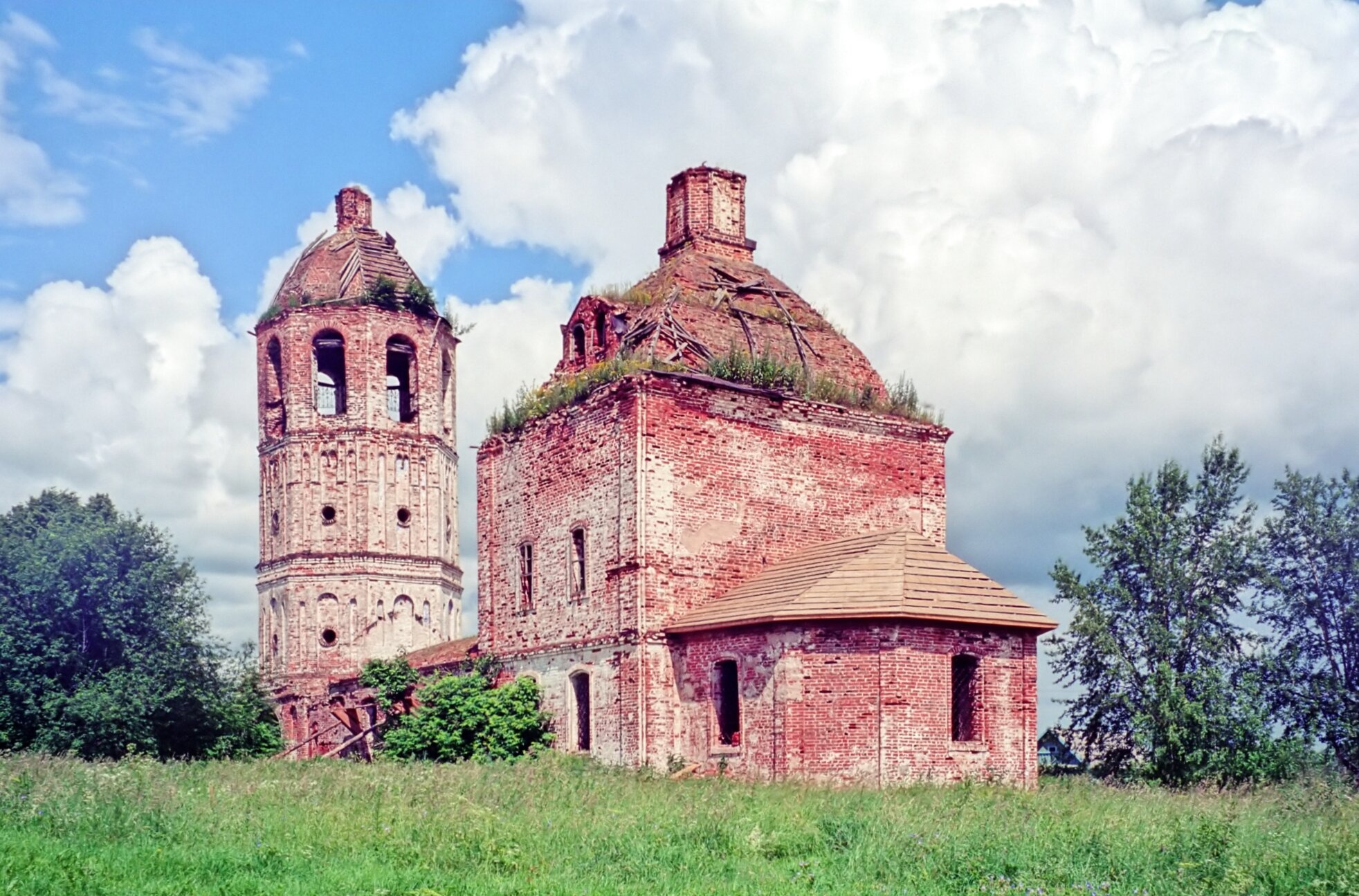 Вознесенская церковь в селе Красное