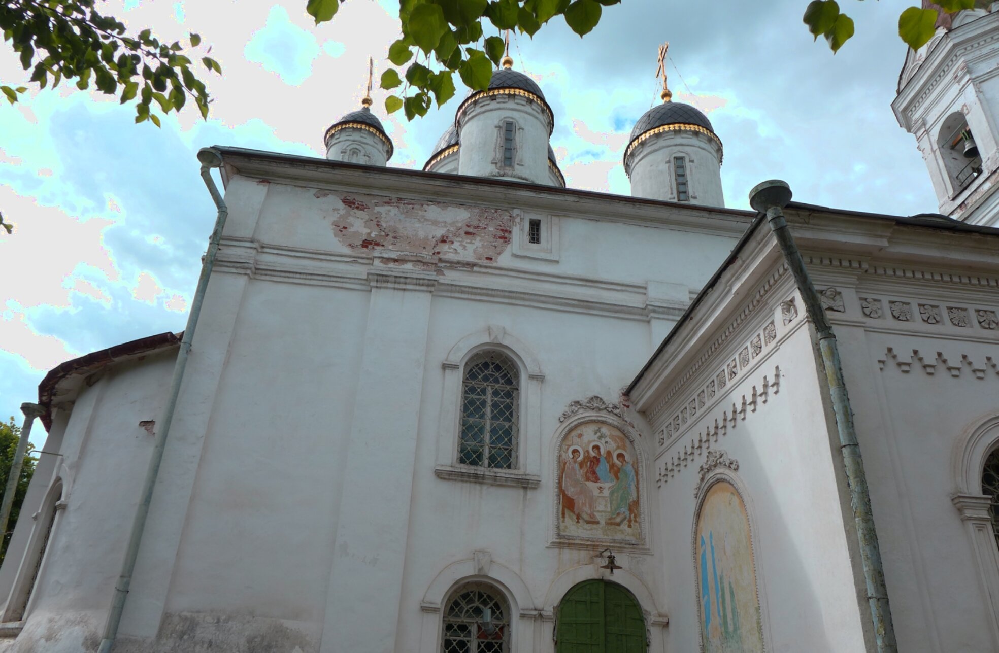 Церковь Белая Троица в Твери: Архитектура и история