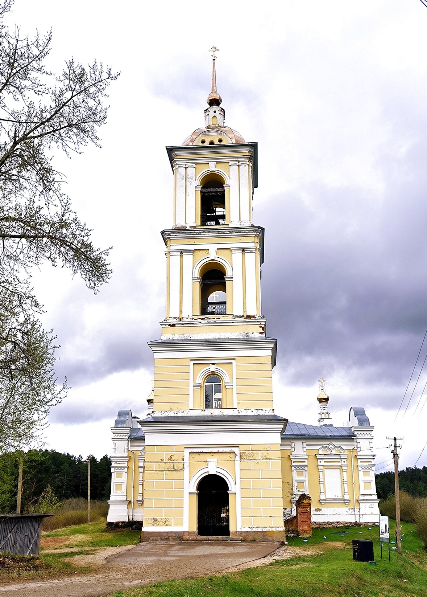 Церковь Смоленской иконы Божией Матери в Оковцах