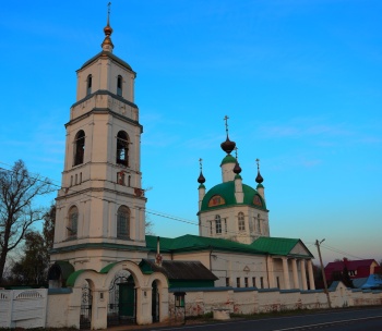Храм Живоначальной Троицы в селе Хотеичи