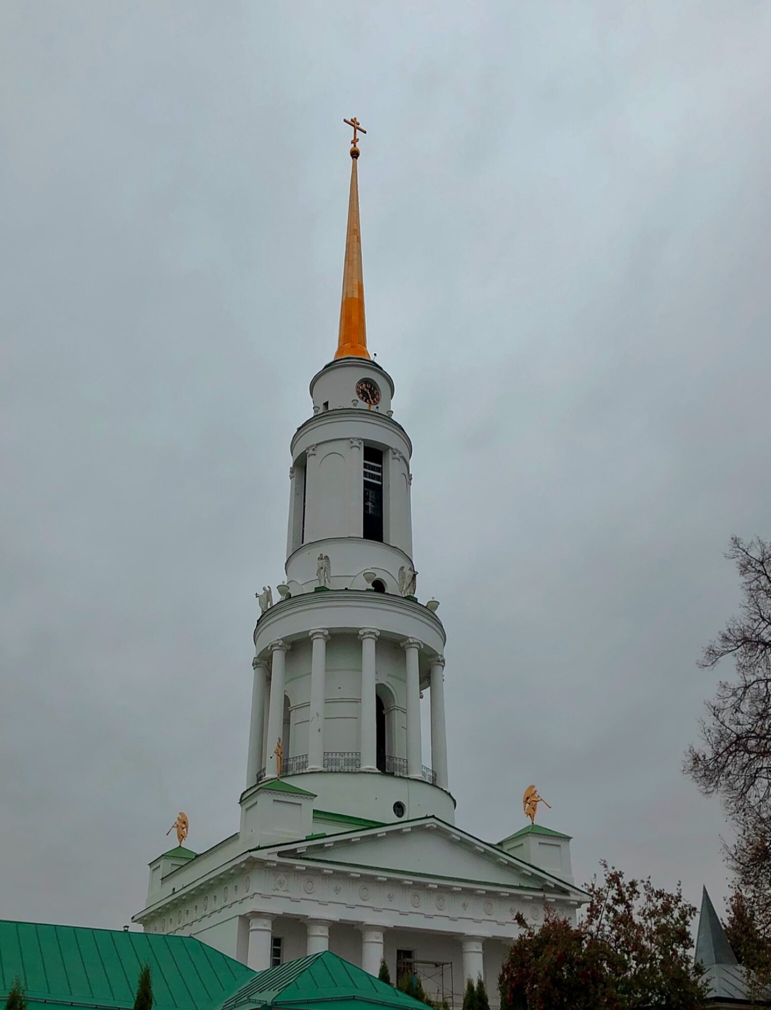 Колокольня с Никольским храмом в Задонском монастыре