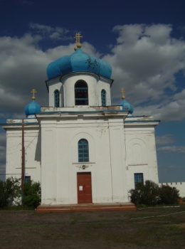 Петропавловская церковь в селе Неплюевка - памятник православной архитектуры