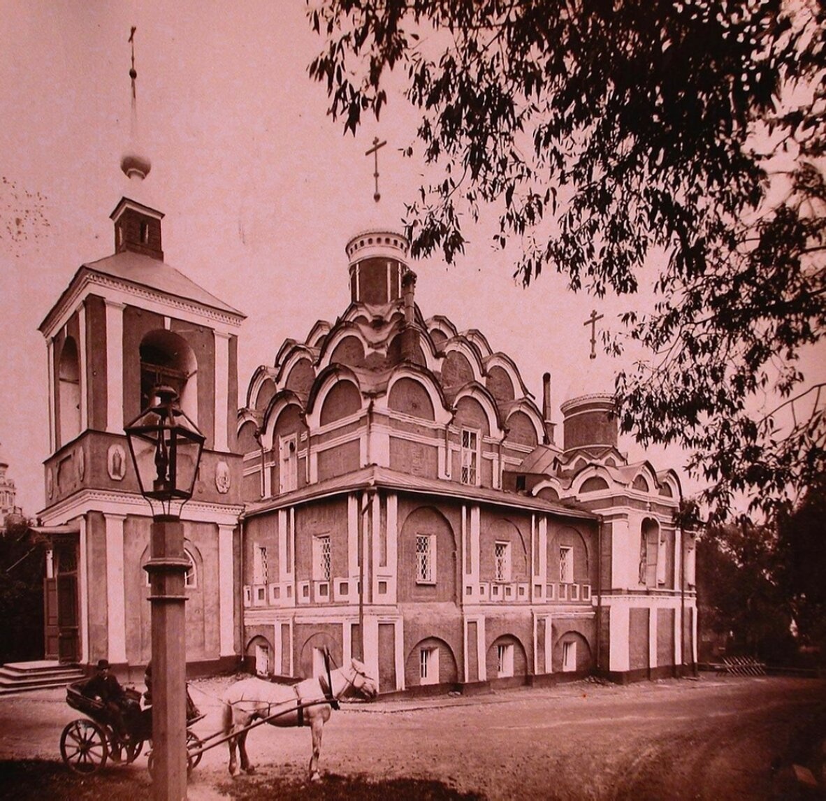 Храм Покрова Пресвятой Богородицы в Рубцове на исторической фотографии 1884-1885 годов