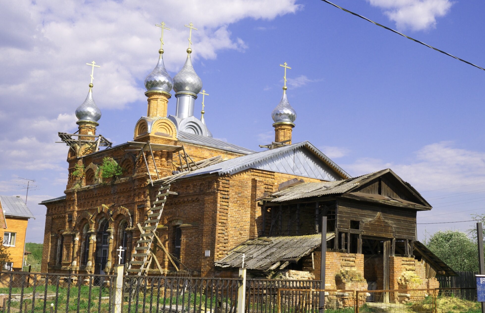 Храм Живоначальной Троицы в селе Бисерово