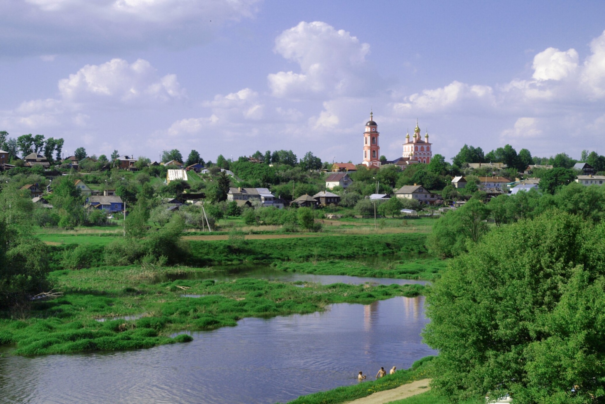 Вид на город Боровск и храм святых Бориса и Глеба с реки Протвы