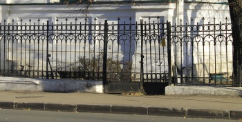 Кованая ограда Церкви Вознесения Господня на Ильинке в Нижнем Новгороде