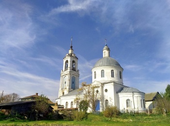 Вознесенская церковь в селе Красное - архитектурный памятник классицизма