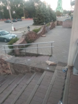 Вид на Свято-Троицкий храм в Ровеньках