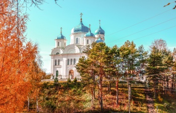 Церковь Михаила Архангела в Торжке на фотографии