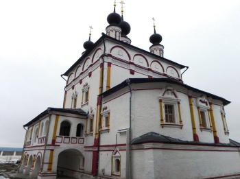 Свято-Троицкий Белопесоцкий монастырь на фотографии