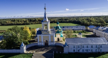 Введено-Оятский женский монастырь - вид с западной стороны