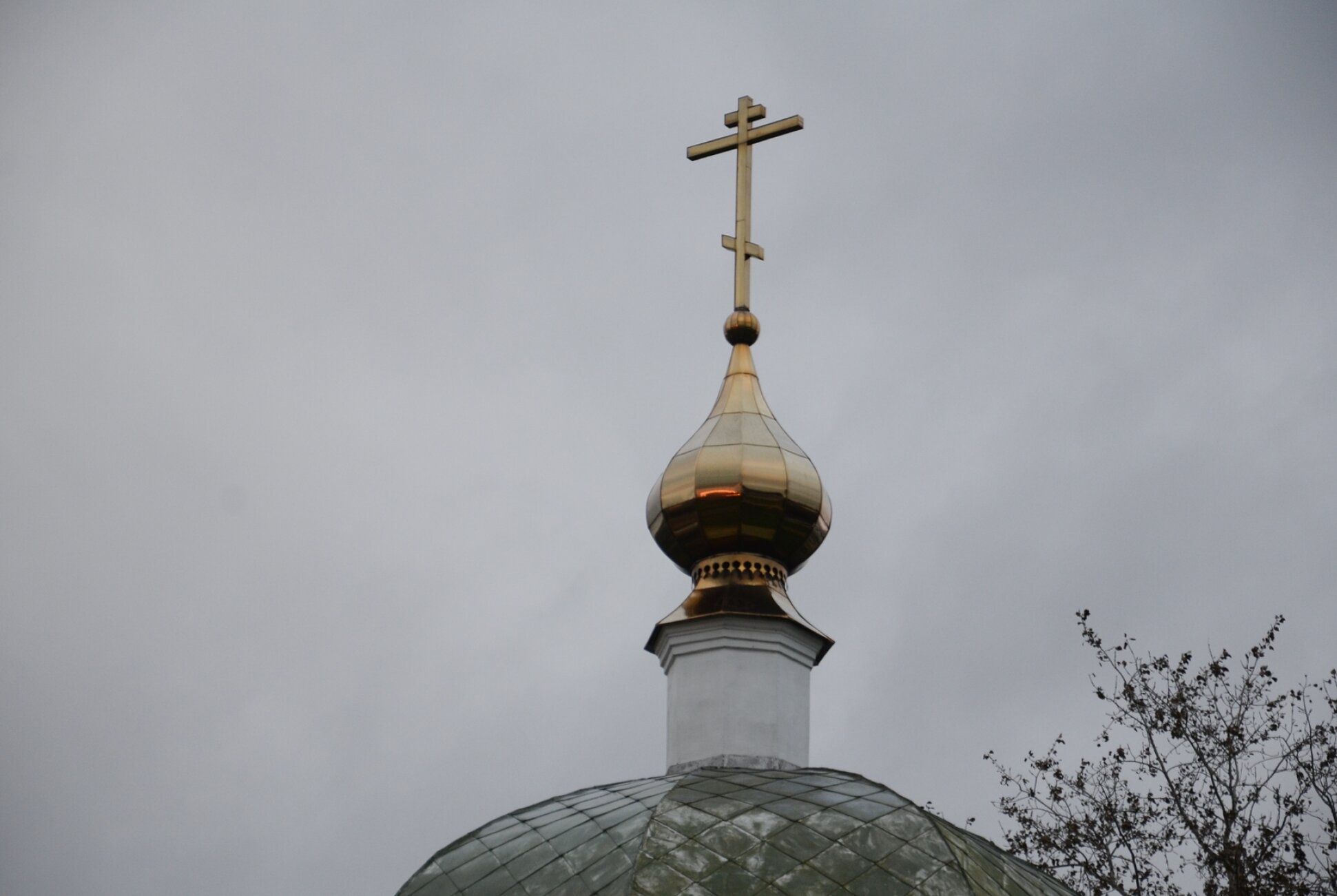 Купол храма святых мучеников Мины, Виктора и Викентия в Твери