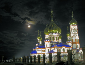 Ночная фотография Собора Рождества Христова в Новокузнецке